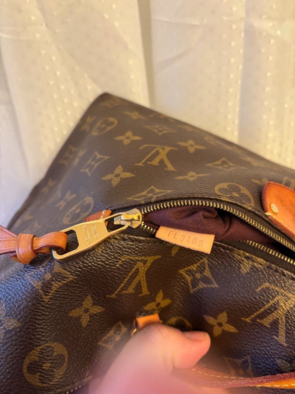 Louis Vuitton Shoulder Bag LENA - Picture 11 of 15